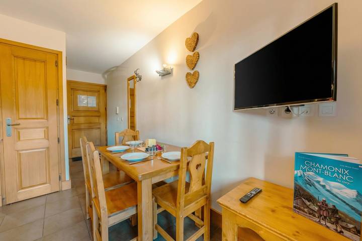 Ganze Wohnung, V Balme 04: Beside Ski Lift; Pool, Sauna & Gym in Vallorcine, Region Bonneville