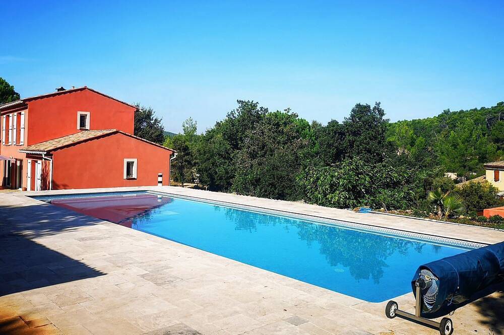 Aussergewöhnliche Standort: Grosse Villa 8 Betten, Swimmingpool 15x5M, Sauna in Le Val, Brignoles Region