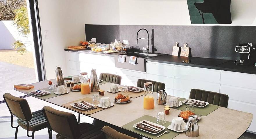 Chambre d’hôte pour 2 personnes, avec vue ainsi que jardin et piscine à Olonne-sur-Mer - 2