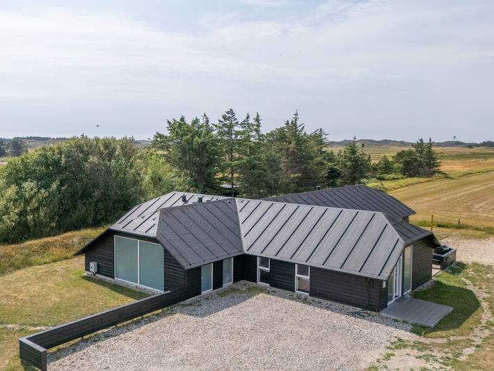 Ferieudlejning for 24 personer, med Terrasse og Pool i Thy Nationalpark
