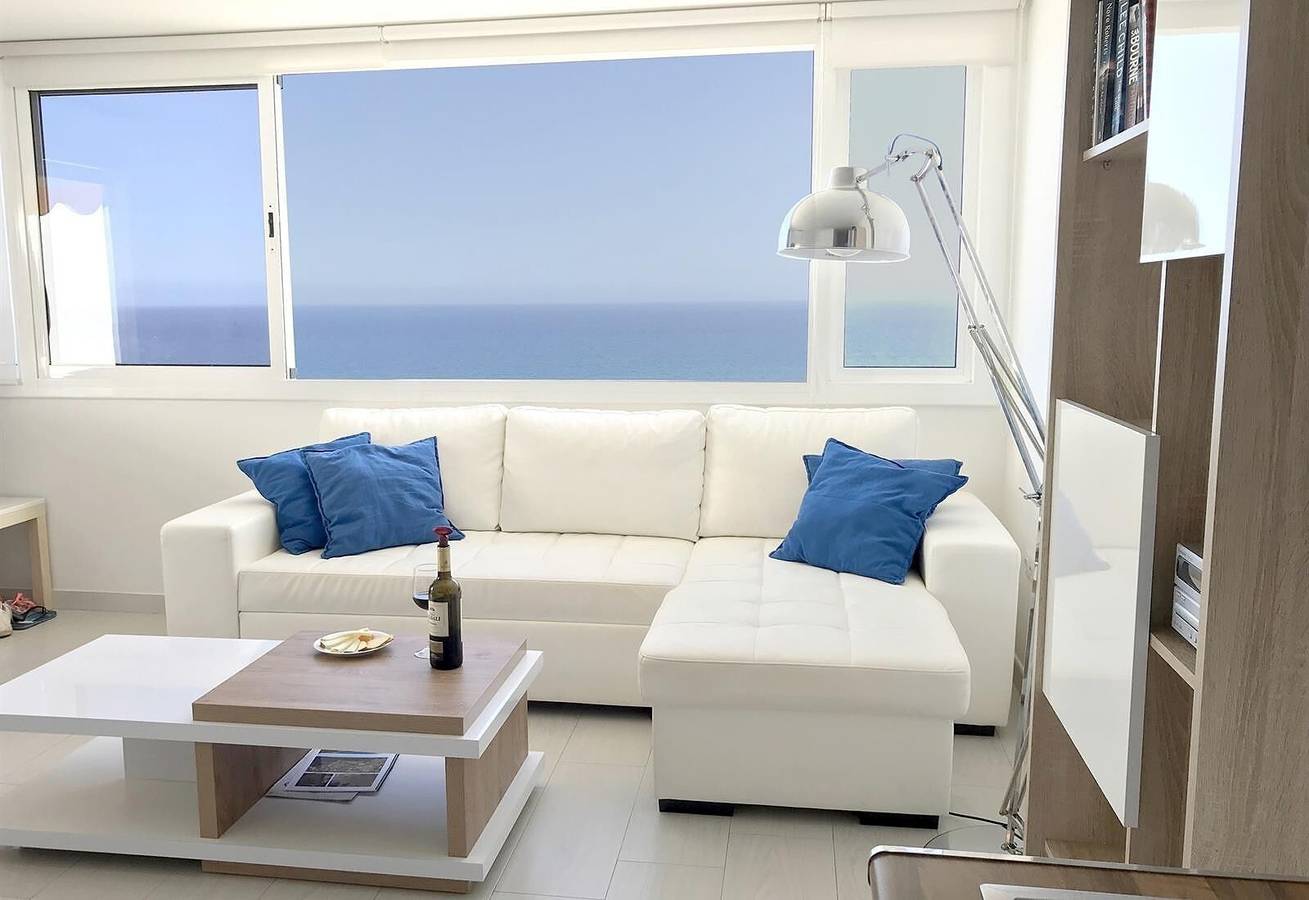 Apartamento inteiro, Apartamento 'Fabulous Upper Floor Sea View', Piscina & Wi-Fi in San Agustín (Espanha), San Bartolomé de Tirajana