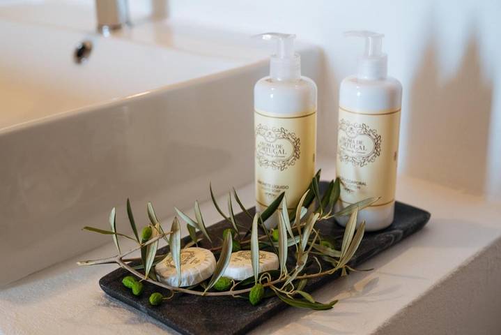 Location de vacances pour 2 personnes, avec piscine et jardin ainsi que terrasse et vue à Beja - 3