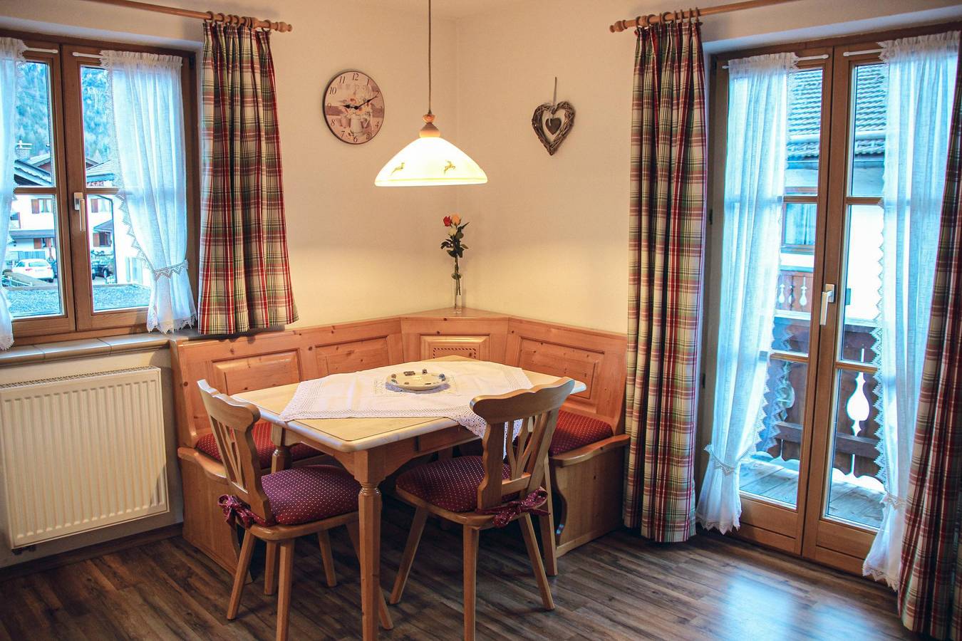 "Edelweiß" - Ferienwohnung/2 Schlafräume/Dusche,Wc in Mittenwald, Bayerische Alpen