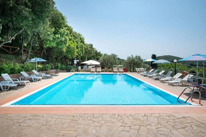 Camping für 4 Personen, mit Ausblick und Garten sowie Pool in Italienische Riviera - 3