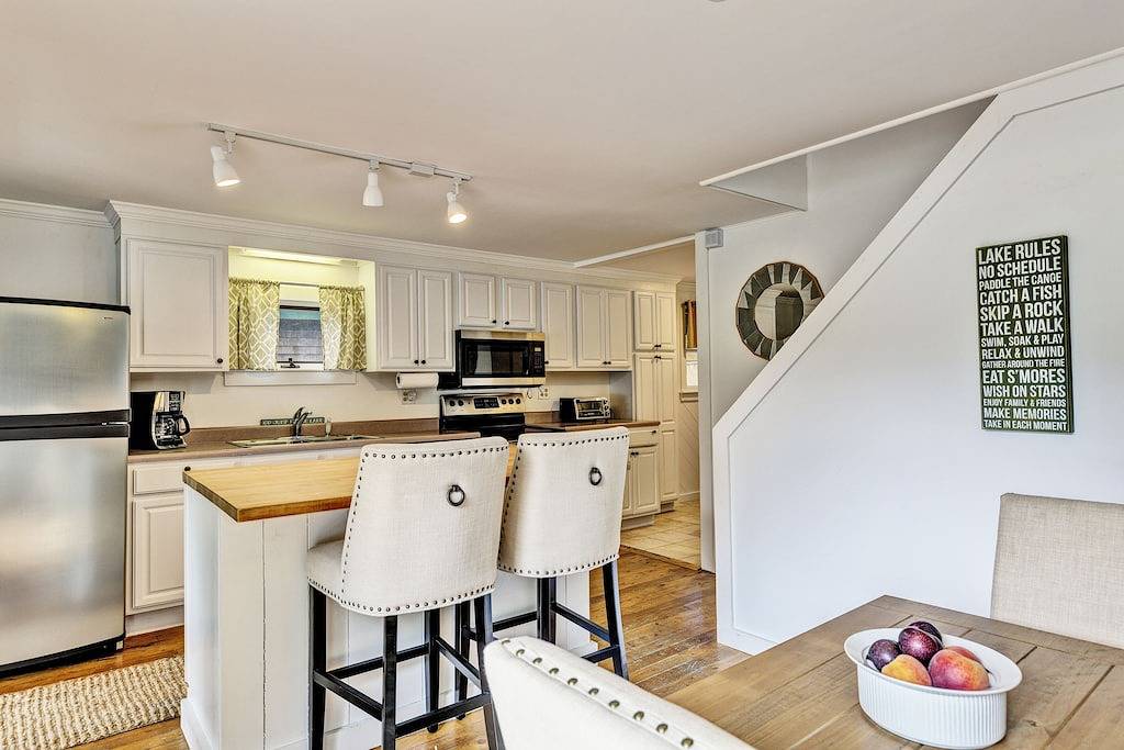 Mount Sunapee Ski House mit herrlichem Bergblick und direkter Uferpromenade in Newbury (NH), Lake Sunapee