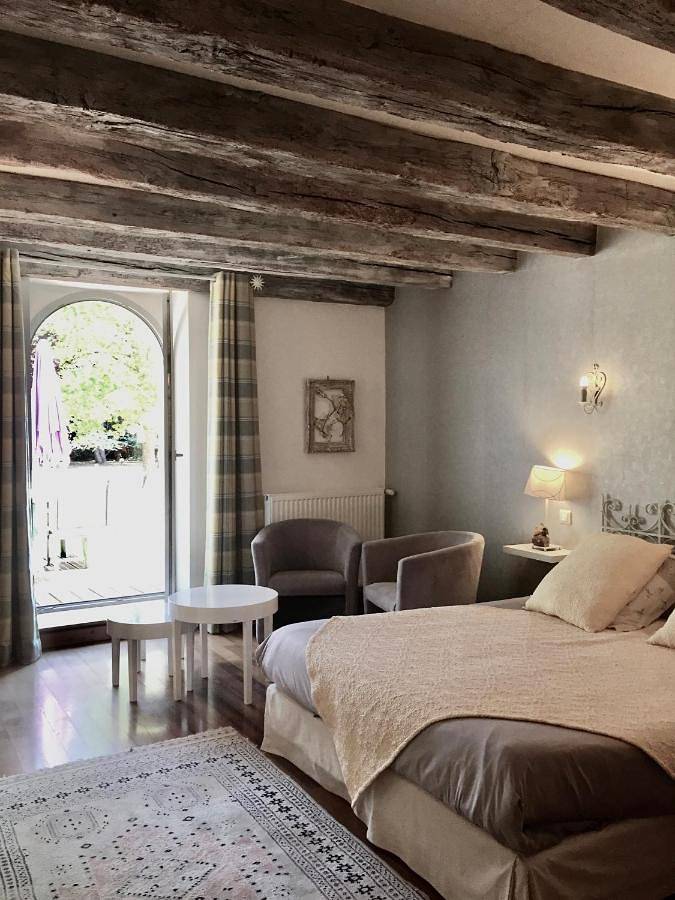 Single Room in Saint-Germain-du-Puy, Région de Bourges