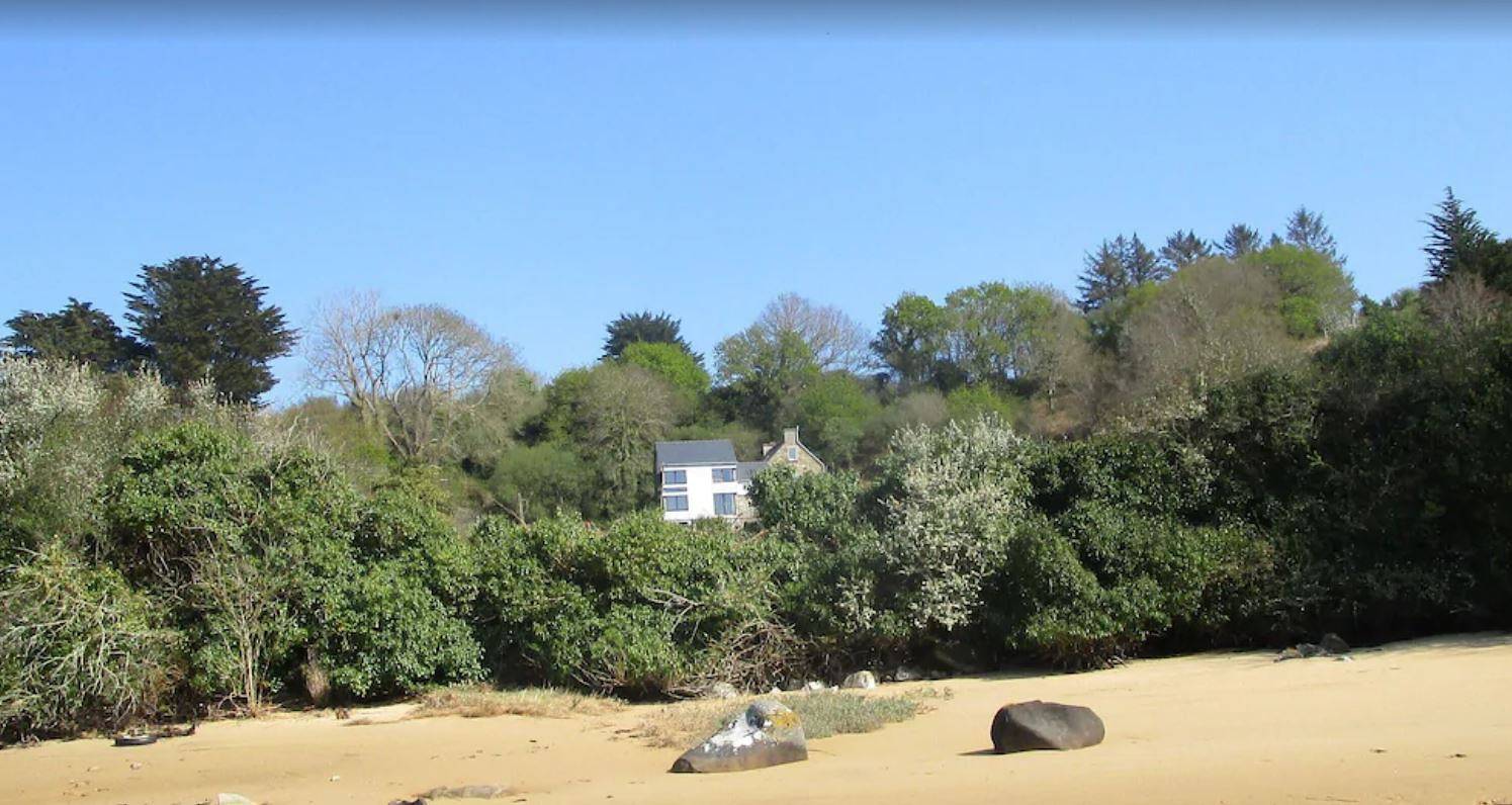 Ty Poturon in Kerbors, Costa de granito rosa