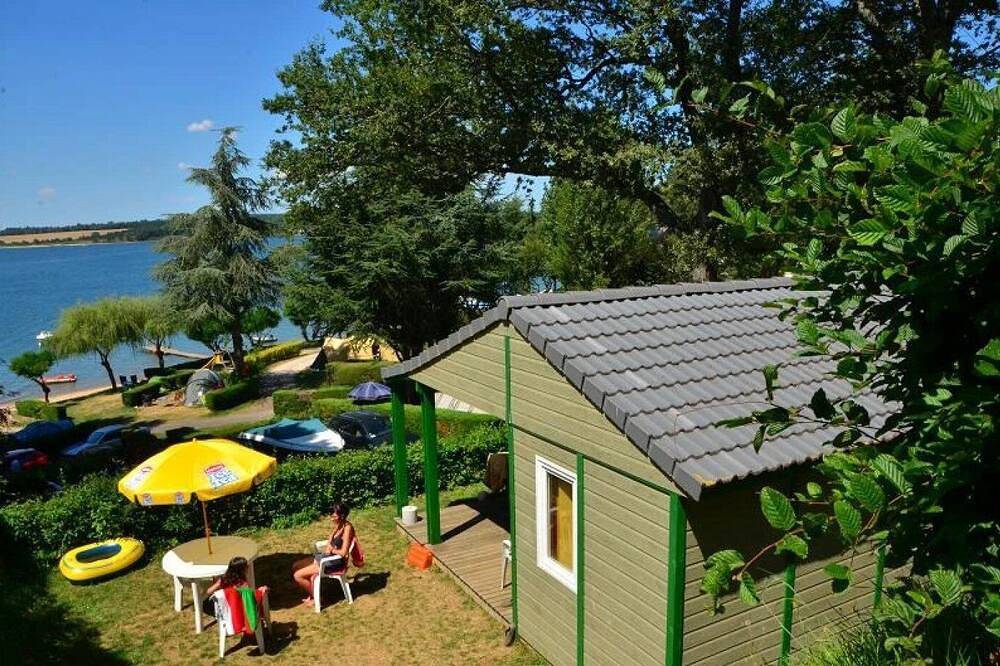 Zecamping 4 étoiles familial piscine chauffée locatif Tv Lv Bbq 35m2 in Salles-Curan, Lago de Pareloup