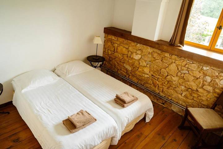 Gîte pour 14 personnes, avec balcon ainsi que piscine et jardin à Prayssac - 4