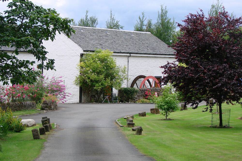 Cottage for 4 People in Loch Lomond, West Dunbartonshire