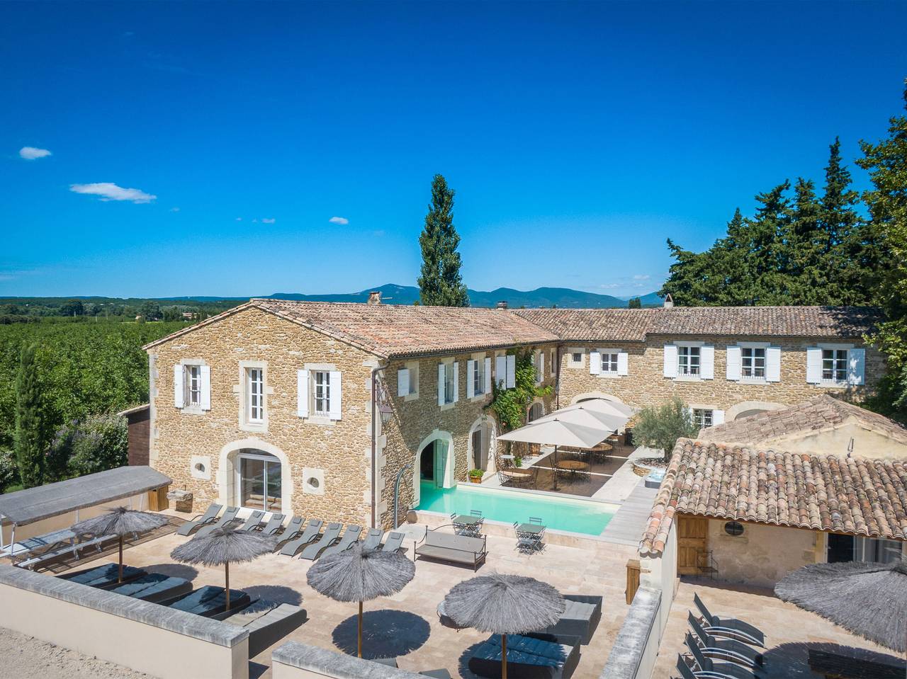 Cottage « Mas Loisonville Demeure de excepción » con piscina privada, Wi-Fi y aire acondicionado in Grillon, Enclave de Valreas