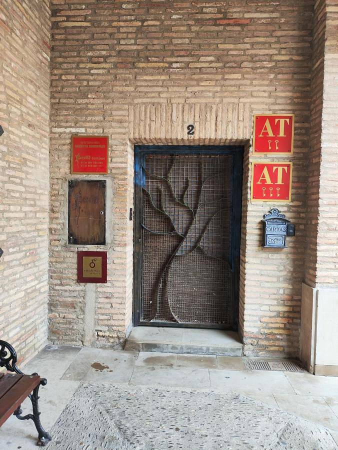 Gîte pour 4 personnes, avec terrasse et vue à Arguedas - 2