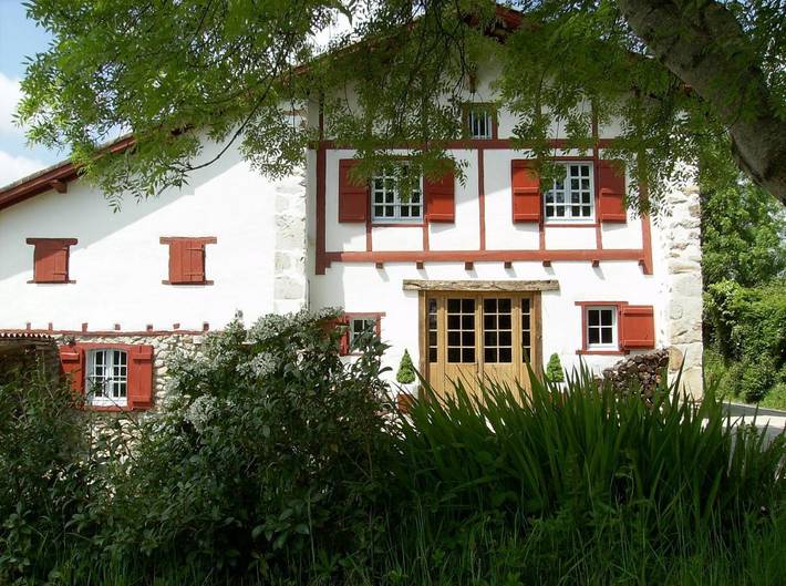 Location de vacances pour 3 personnes, avec Terrasse et Jardin à Mendionde