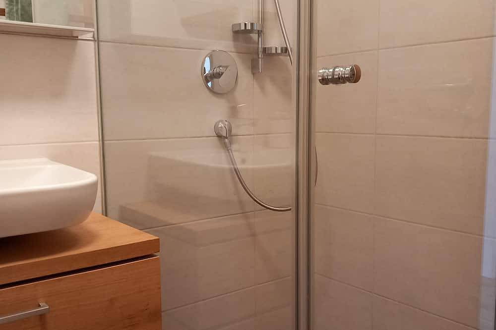 Ganze Wohnung, Ferienwohnung bis 2 Personen, Erdgeschoss in Bad Feilnbach, Alpenland Tegernsee Schliersee