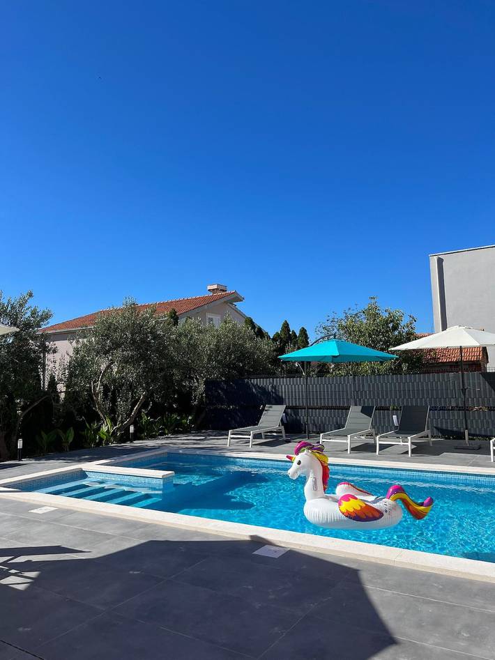 Hütte für 5 Personen, mit Pool und Balkon sowie Garten in Kroatien - 2