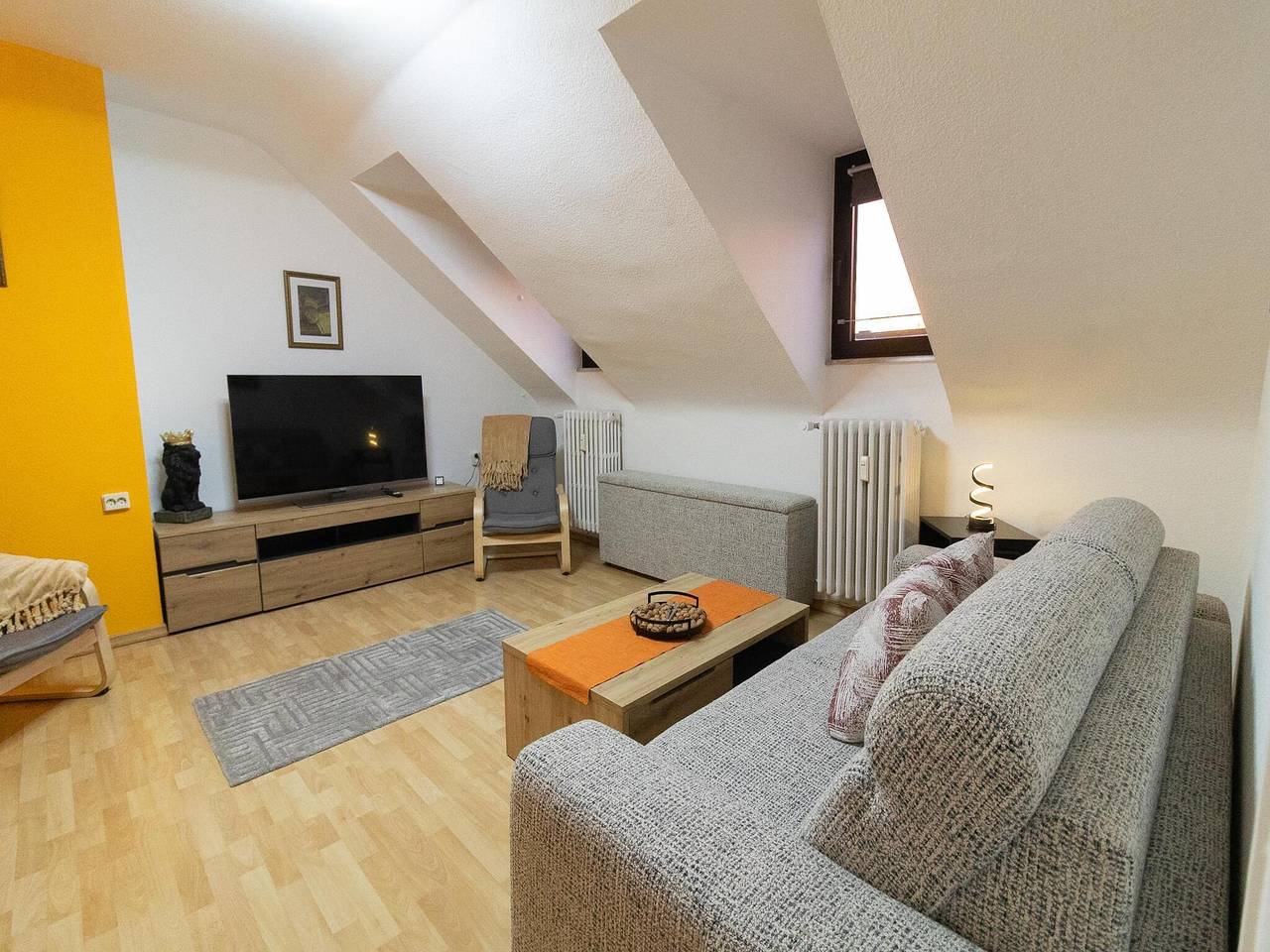 Ganze Ferienwohnung, Ferienwohnung mit Balkon in Saarlouis, Mosel-Saar