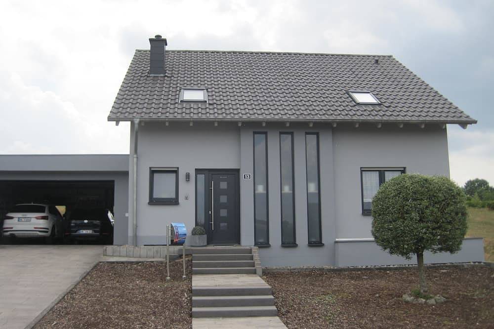 Ganze Wohnung, Ruhige Familienfreundliche Wohnung in Waldrandnähe . in Illingen, Saar-Nahe-Bergland