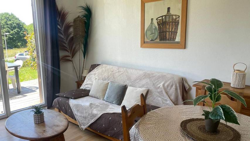 Gîte pour 3 personnes, avec Terrasse et Piscine à Égletons - 3