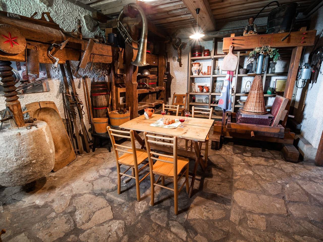 Cozy Countryside Retreat Villa with Hot-Tub - Two Bedroom Villa with Hot Tub in Krško, Lower Styria