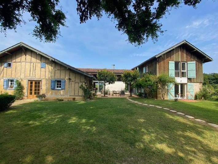 Location de vacances pour 3 personnes, avec Terrasse ainsi que Jardin et Vue dans Sainte-Christie-d'Armagnac