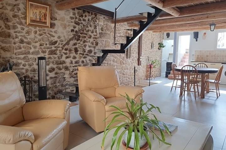 Location de vacances pour 6 personnes, avec terrasse à Jouques