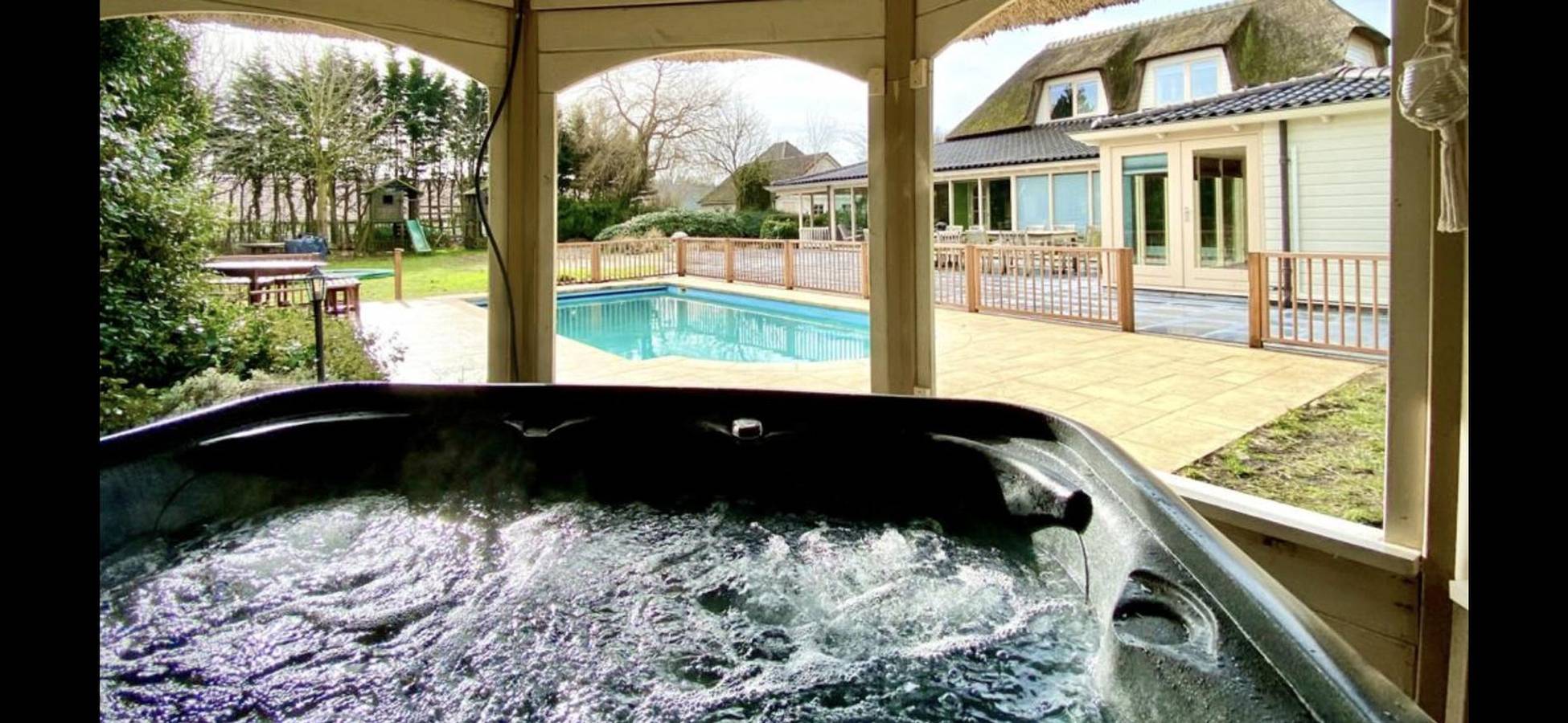 Villa voor 13 personen met tuin in Heerhugowaard, Nederlandse Noordzeekust