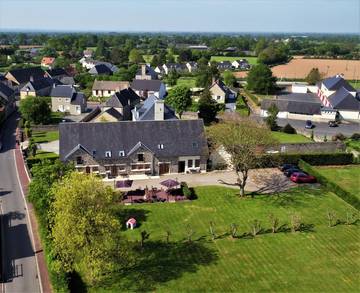 Gîte pour 8 personnes, avec jardin et balcon à Sainteny