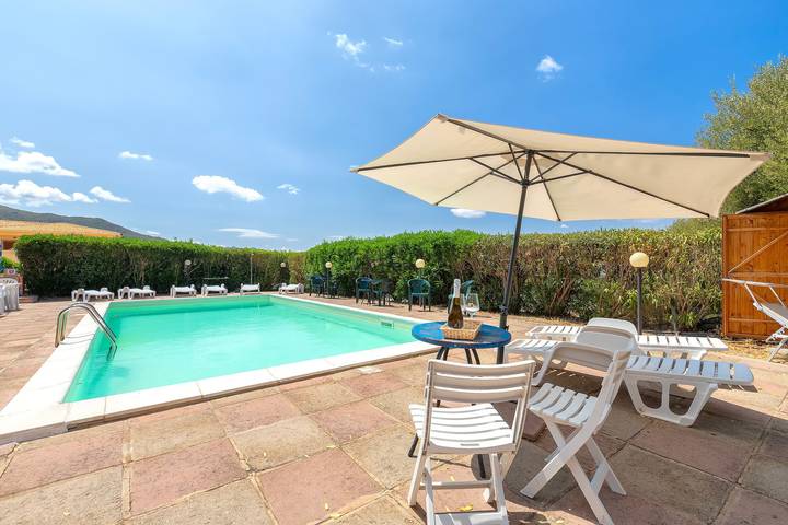 Ferienhaus für 4 Personen, mit Balkon und Garten