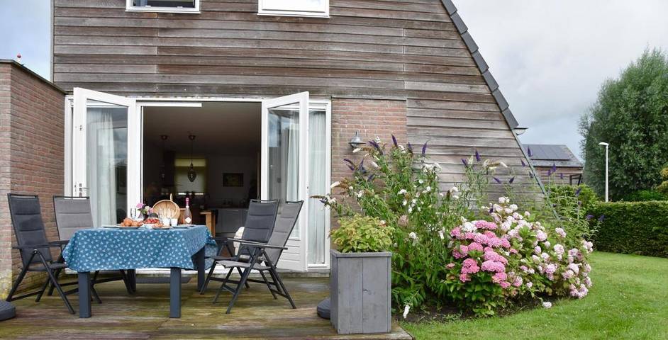 Ferienhaus für 6 Personen, mit Terrasse und Garten sowie Kinderpool und Ausblick
