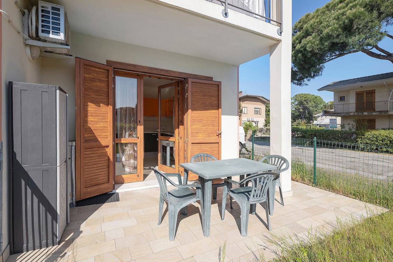 Ganze Wohnung, Apartment „Villa Antares Bilocale“ mit privater Terrasse, Garten und Klimaanlage in Bibione, San Michele al Tagliamento