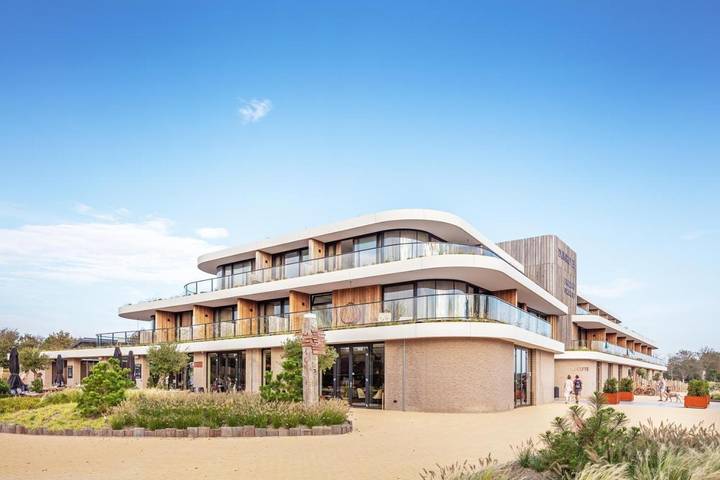 Hotel for 2 people, with Balcony and Terrace as well as Yard and Pool in Vrouwenpolder