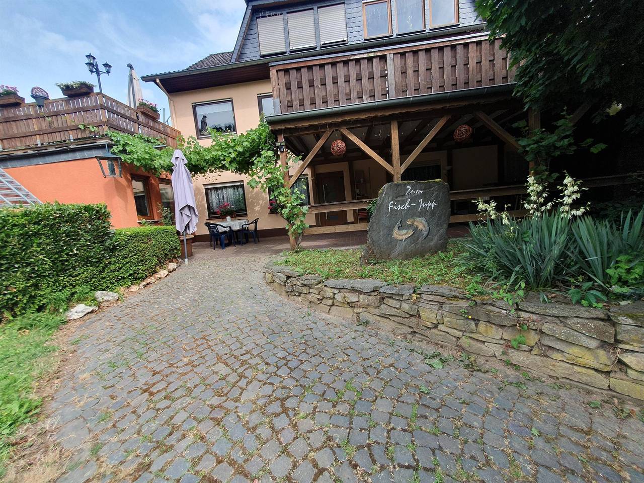 Ganze Ferienwohnung, Ferienwohnung mit Terrasse in Burg Eltz, Burgen (Mosel)