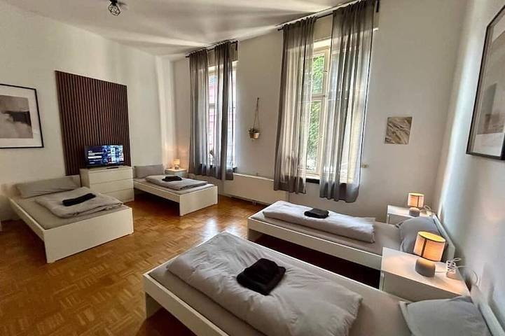 Ganze Wohnung, New Villa Apartment, Sleeps 6, Balcony, Ideal for Football Teams Schalke 04! in Gelsenkirchen, Ruhrgebiet