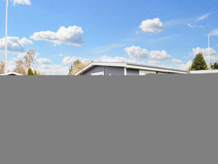 Ferienhaus für 6 Personen, mit Terrasse und Garten in Høll