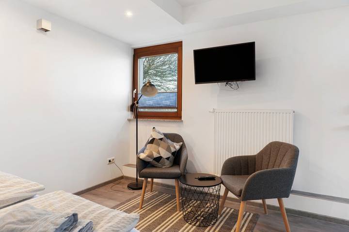 Appartement entier, Appartement 'Bienenweide' avec jardin partagé et Wi-Fi in Ötisheim, Forêt Noire du Nord