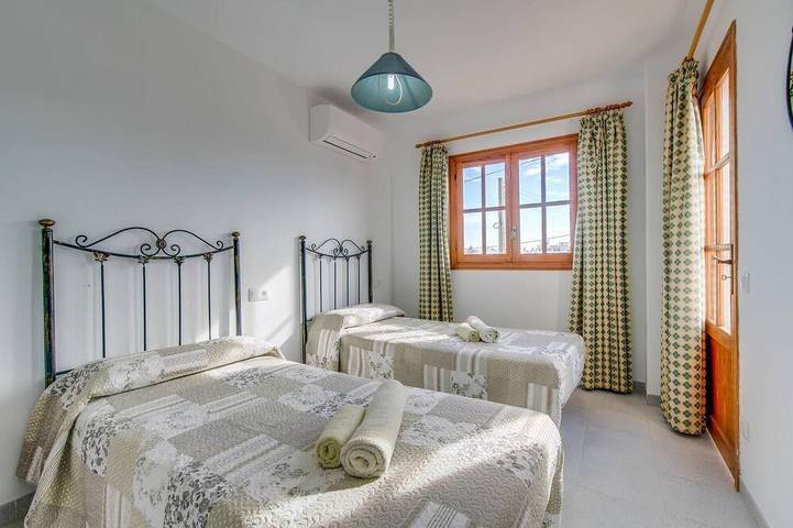 Finca mit Hund für 8 Personen, mit Terrasse, mit Haustier in Cala d'Or - 4