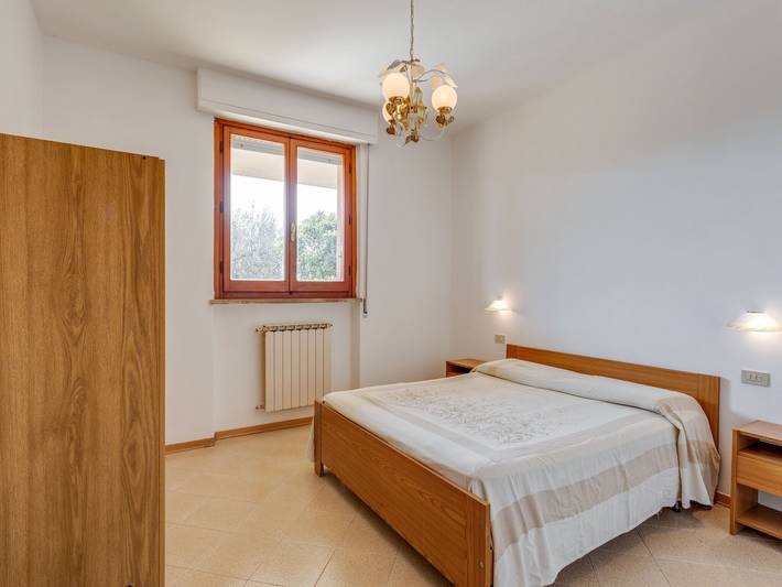 Gîte pour 6 personnes, avec terrasse ainsi que piscine et jardin, animaux acceptés à Tuoro sul Trasimeno - 3