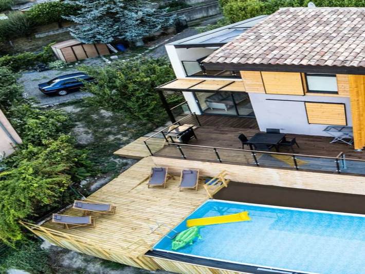 Maison de vacances pour 4 personnes, avec Balcon et Terrasse ainsi que Jardin et Piscine