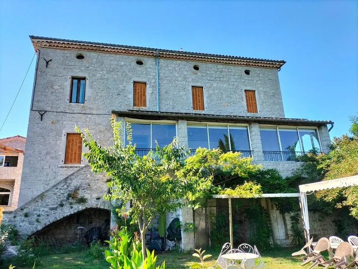 Alojamiento y desayuno para 2 personas, con piscina y jardín además de sauna y vistas - 1