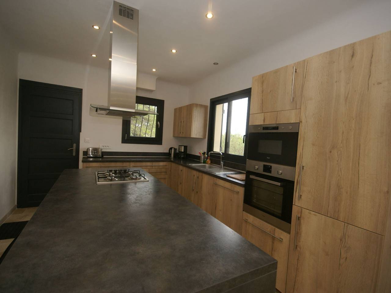 Maison à Var avec Piscine Privée in Saint-Antonin-du-Var, Région de Brignoles