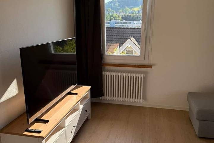 Ganze Wohnung, Book2stay: Apartment 4 Schlafzimmer + Küche + Parkplatz in Herisau, Zürich Voralpen
