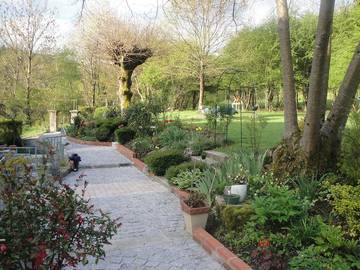 Chambre d’hôte pour 2 personnes, avec jardin dans le Cantal