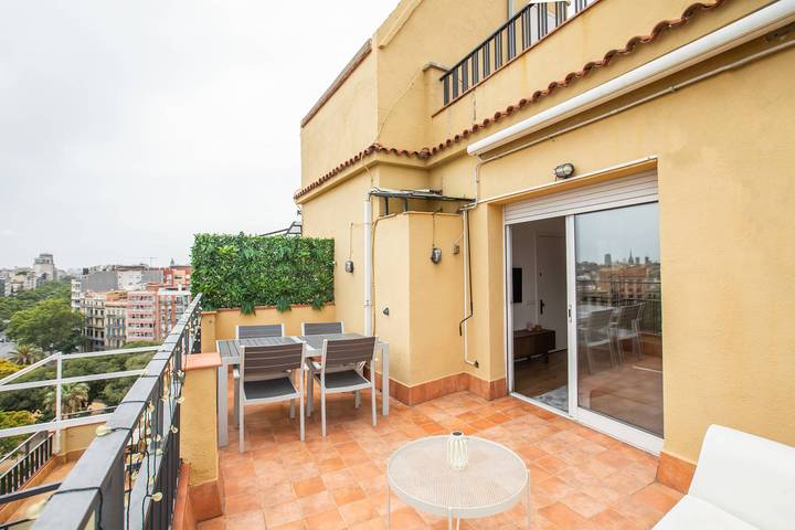 Entire apartment, Sa2Pct1050 - Fantastic 2Br next to Arc de Triomf in Barcelona Centre, Barcelona