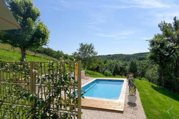 Location de vacances pour 4 personnes, avec jardin ainsi que piscine et vue, animaux acceptés à Gourdon - 4