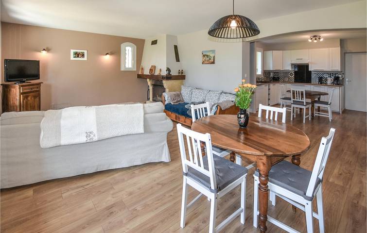 Gemütlicher Dschungel: 92 qm, WiFi, Parkplatz, Garten bei Rognonas in Rognonas, Arles und Umgebung