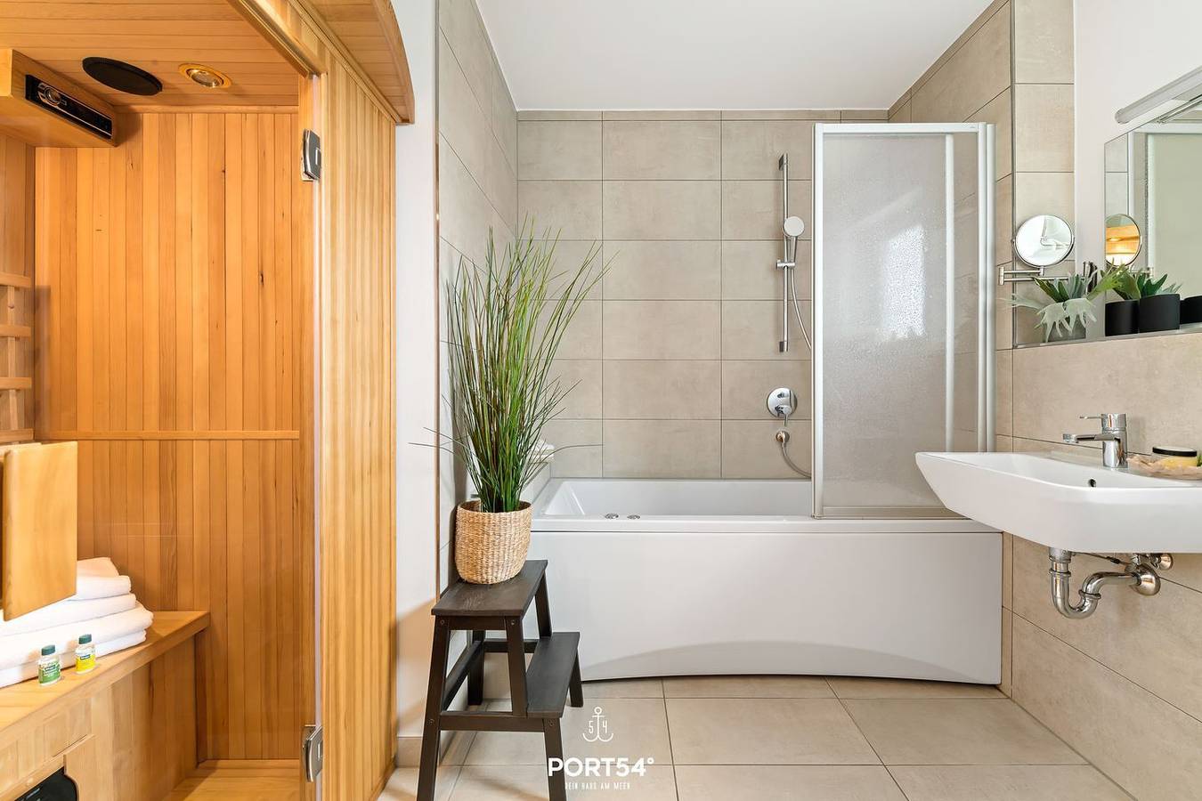 Strandhaus 37 - Infrarot-Sauna, Kamin, Badewanne, Terrasse, Garten in Olpenitz, Kappeln