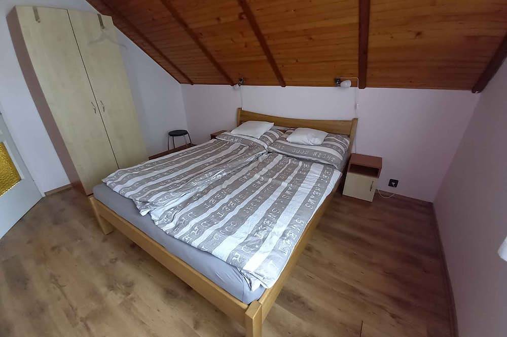 Ferienhaus mit Pool und Gartendusche in Badacsonytomaj, Balaton