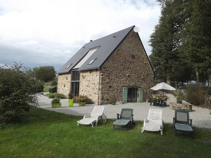 Location de vacances pour 8 personnes, avec Terrasse et Jardin à Vebret