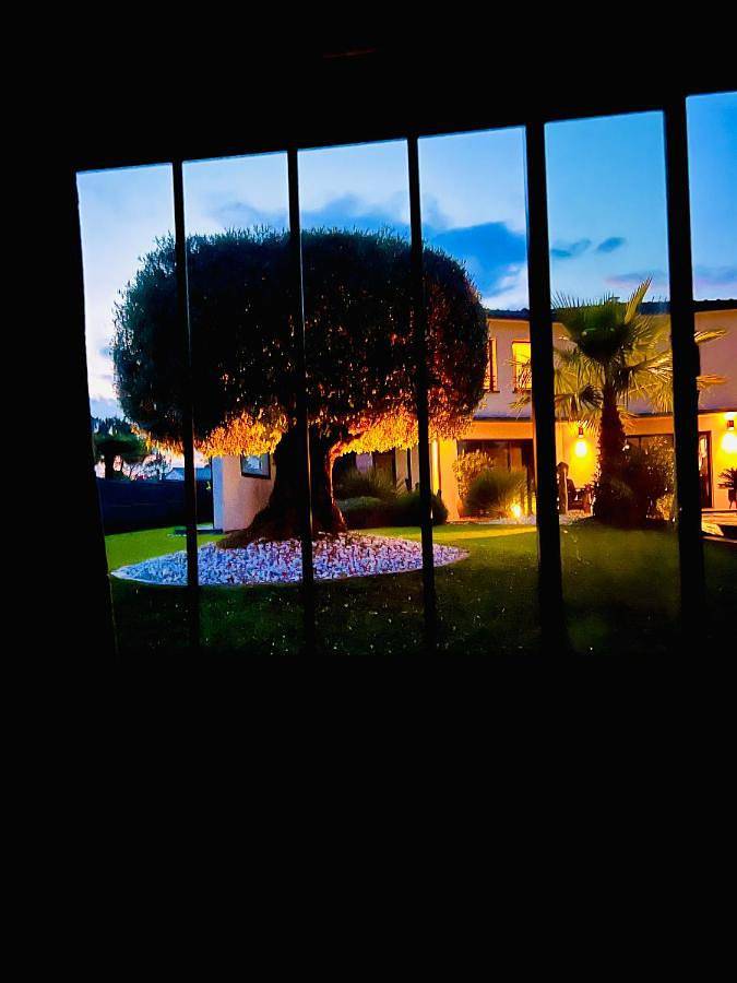 Gîte pour 4 personnes, avec jardin et terrasse ainsi que piscine et vue à Arsac - 2