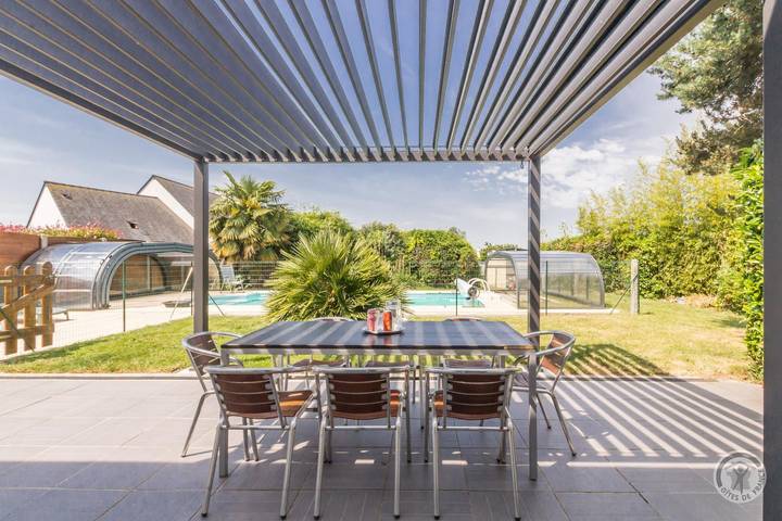 Gîte pour 10 personnes, avec jardin ainsi que terrasse et piscine, animaux acceptés à Pontorson - 2